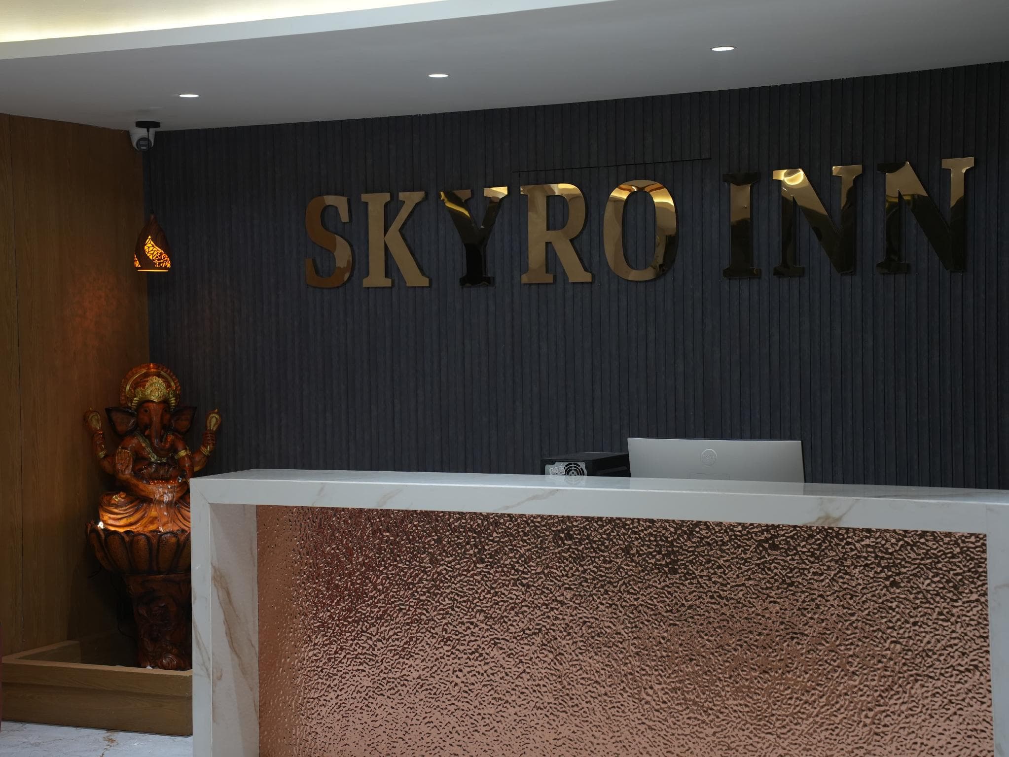 hotel skyro inn photo 4