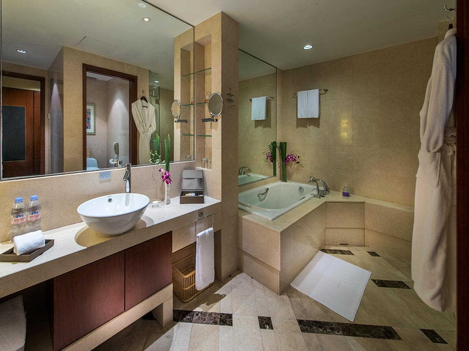 Kuntai Royal Hotel photo 3