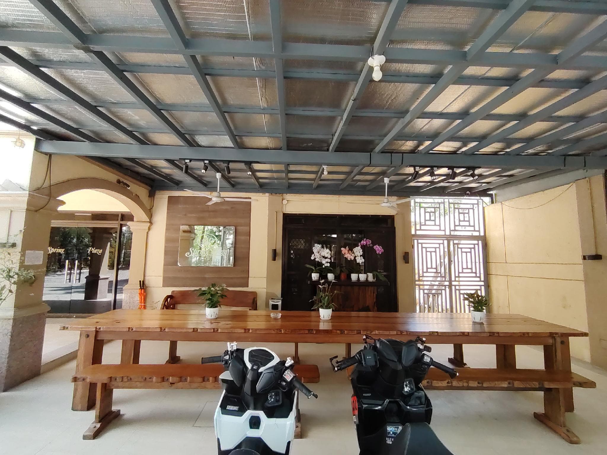 Spring Plaza Hotel photo 4