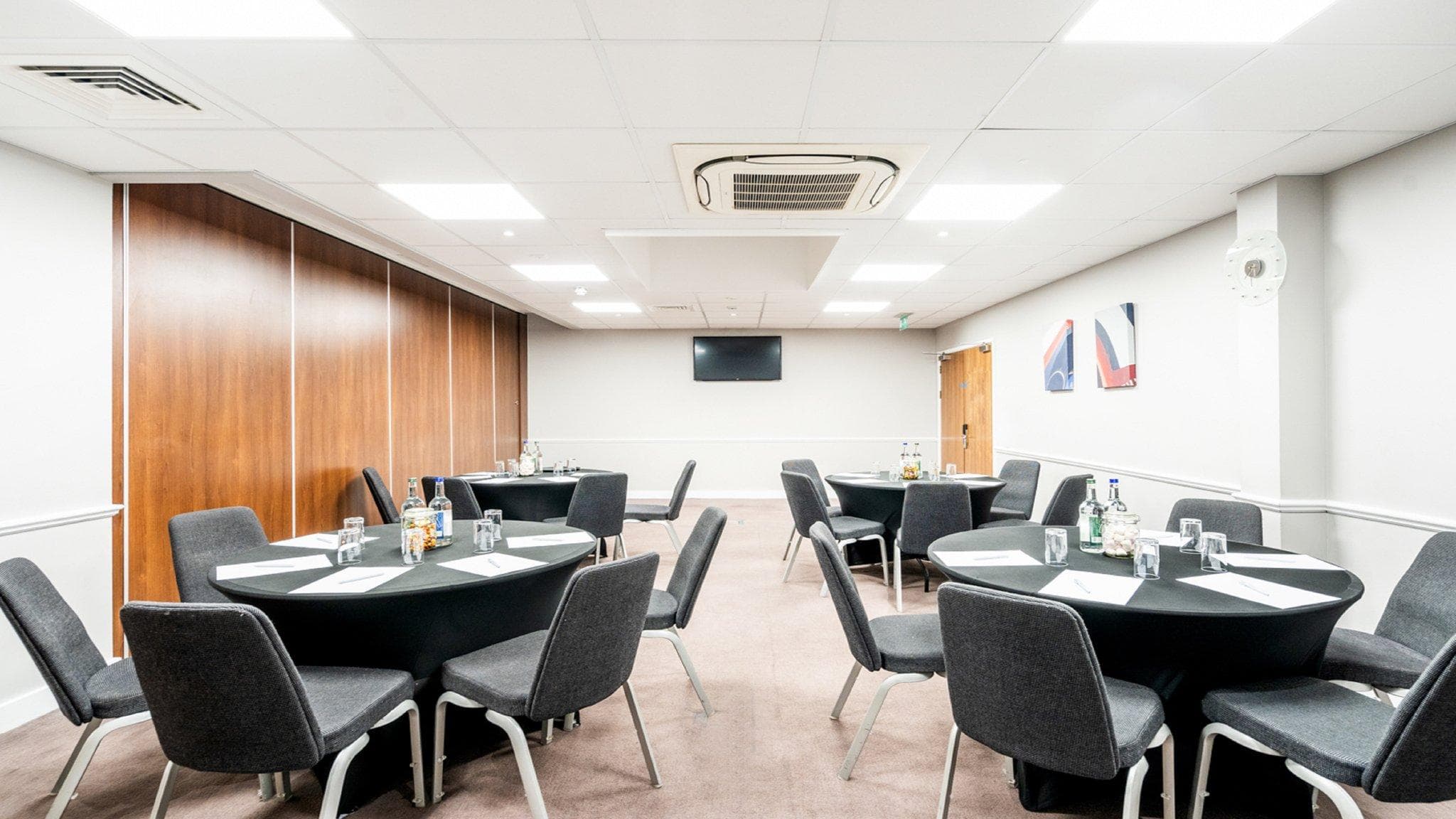 Holiday Inn London Luton Airport By IHG photo 4