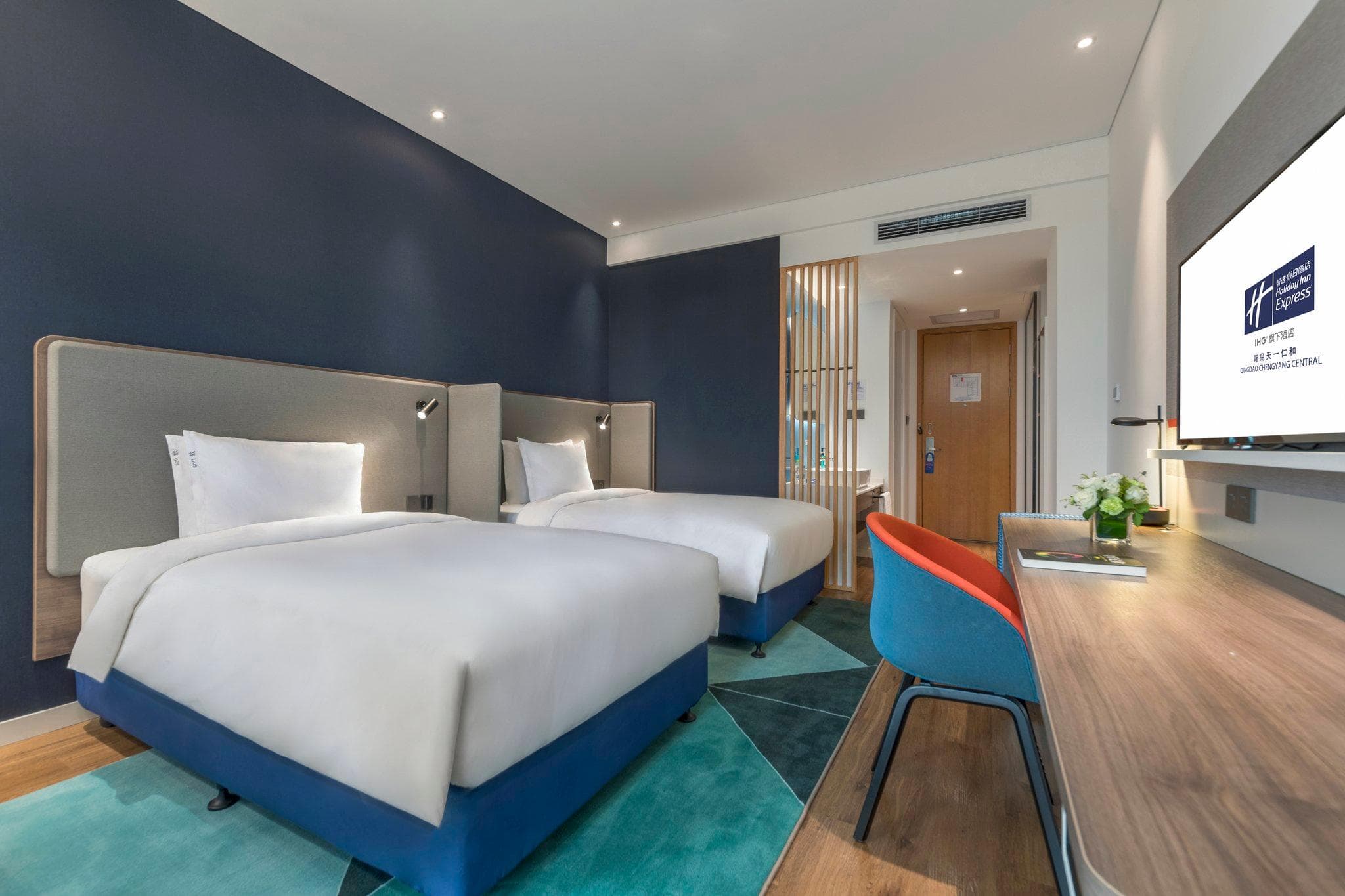 Holiday Inn Express Qingdao Chengyang Central By IHG photo 2