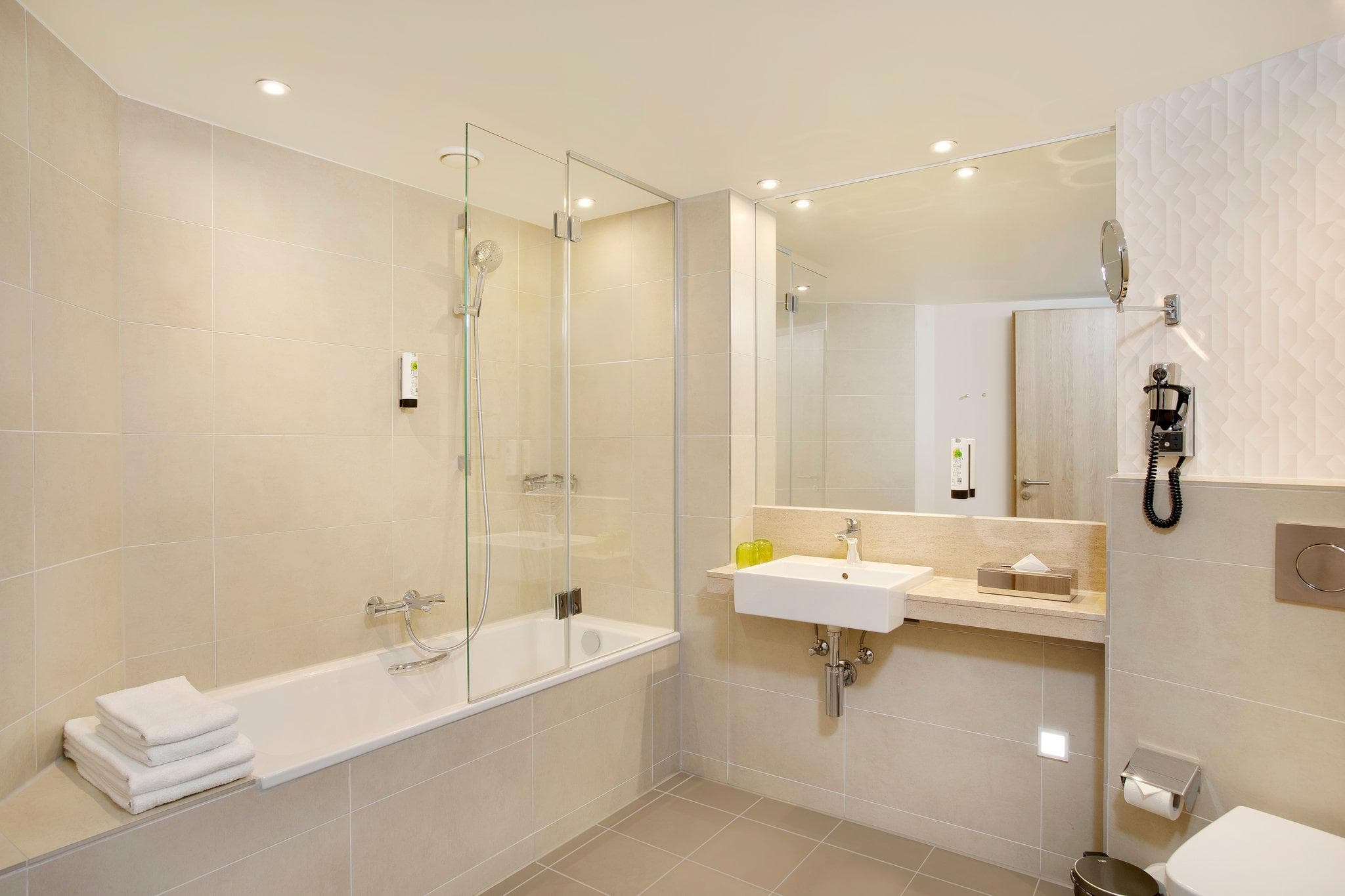 Holiday Inn Frankfurt Airport By IHG photo 2
