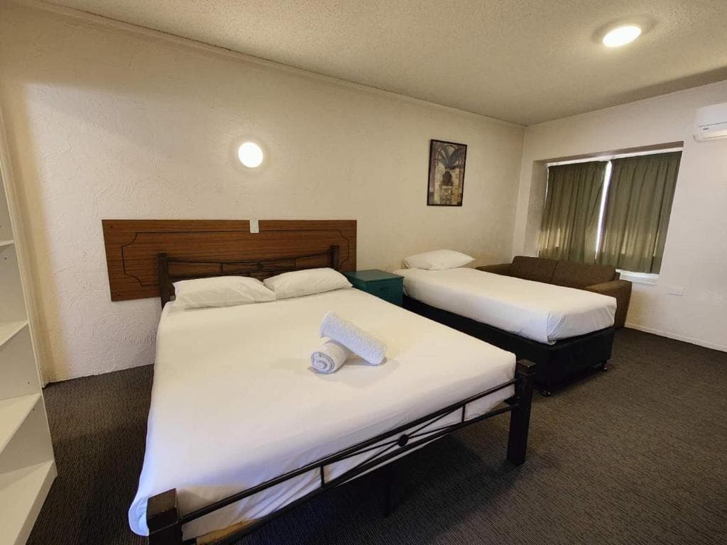 Kings Court Motor Lodge photo 2