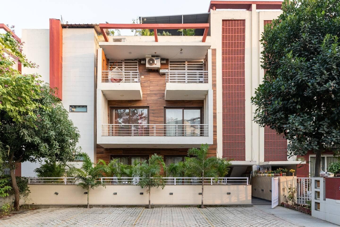 TIM Sector 51, Near Golf Course Extension Road photo 4