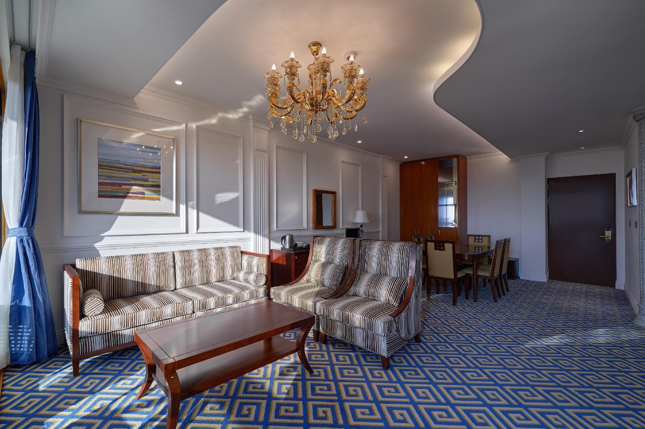 GoldOne Hotel & Suites photo 5