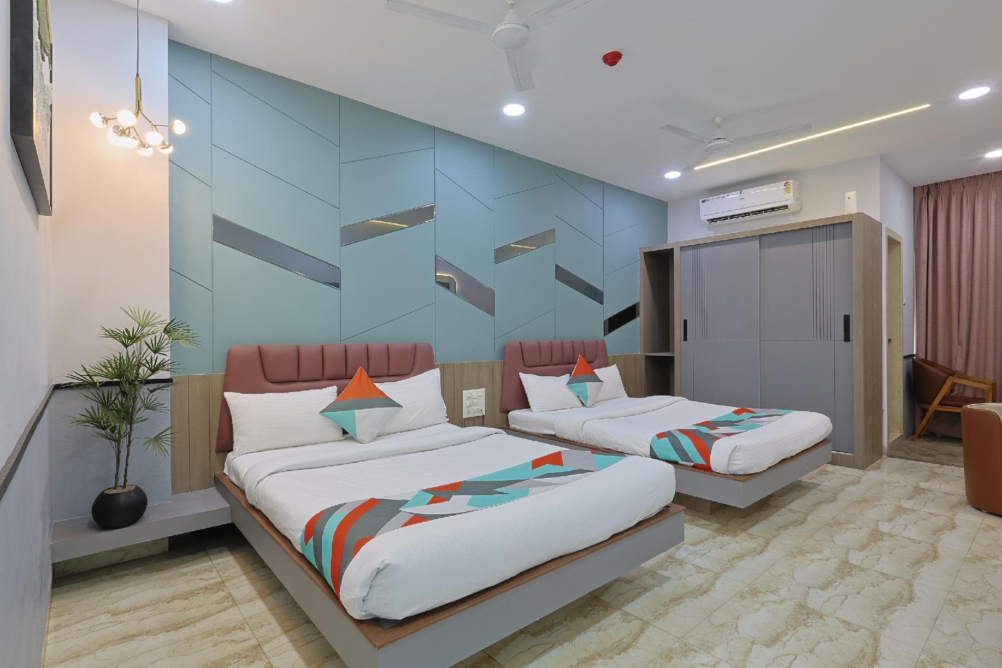 Hotel Shiv Vatika, Vesu, Surat photo 2