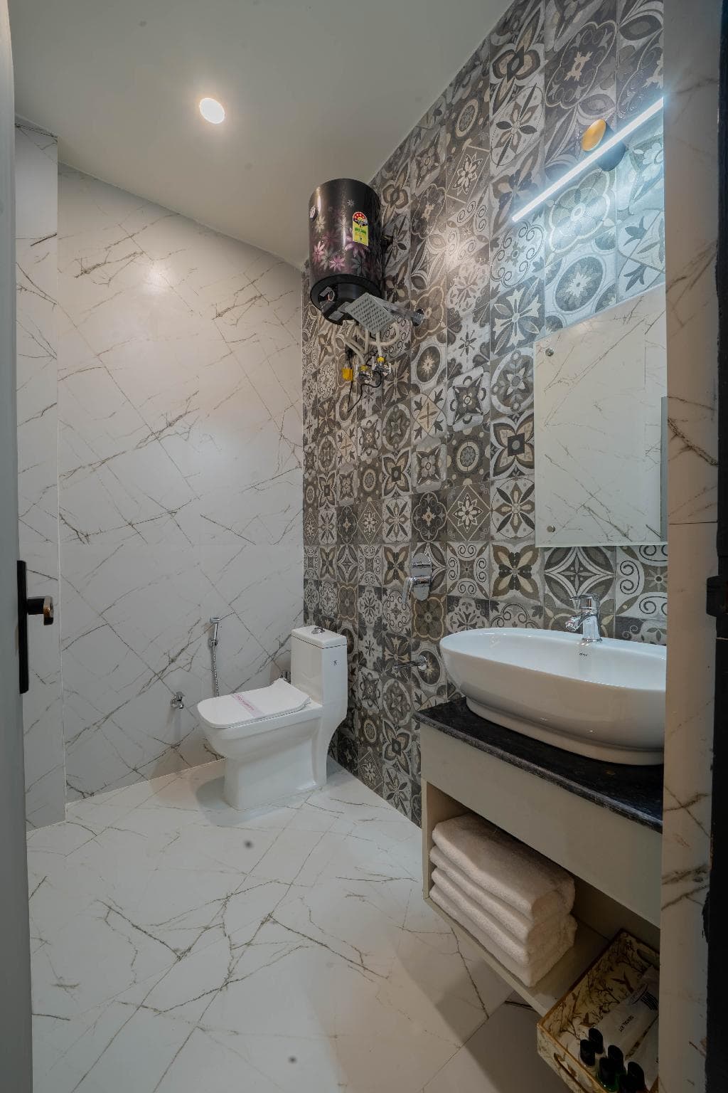 Perfectstayz Aalaya suites photo 2