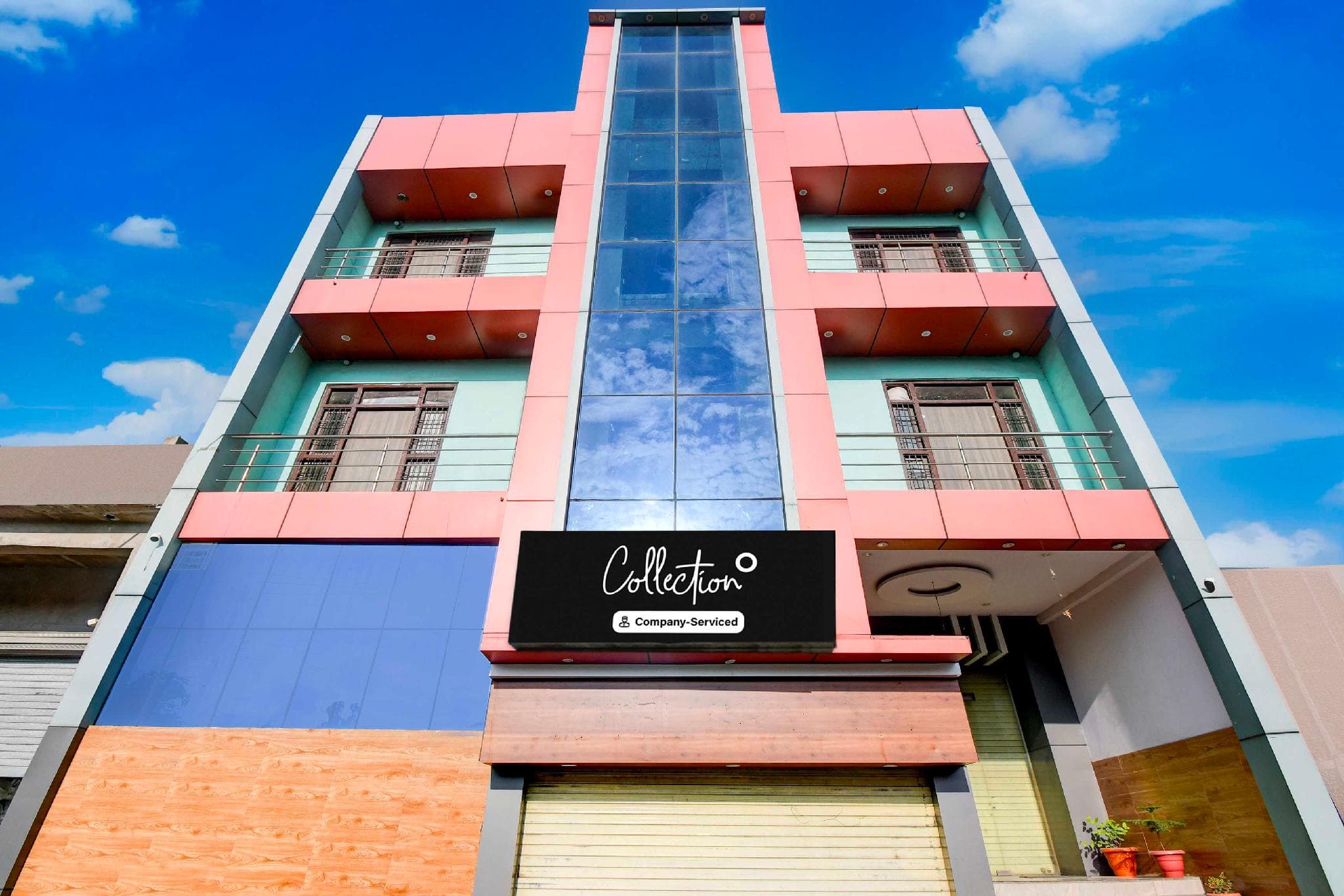 [Day Stay - 12 Hrs Slot: 8 AM to 8 PM] Collection O Gorakhpur Industrial Area Shaurya Inn