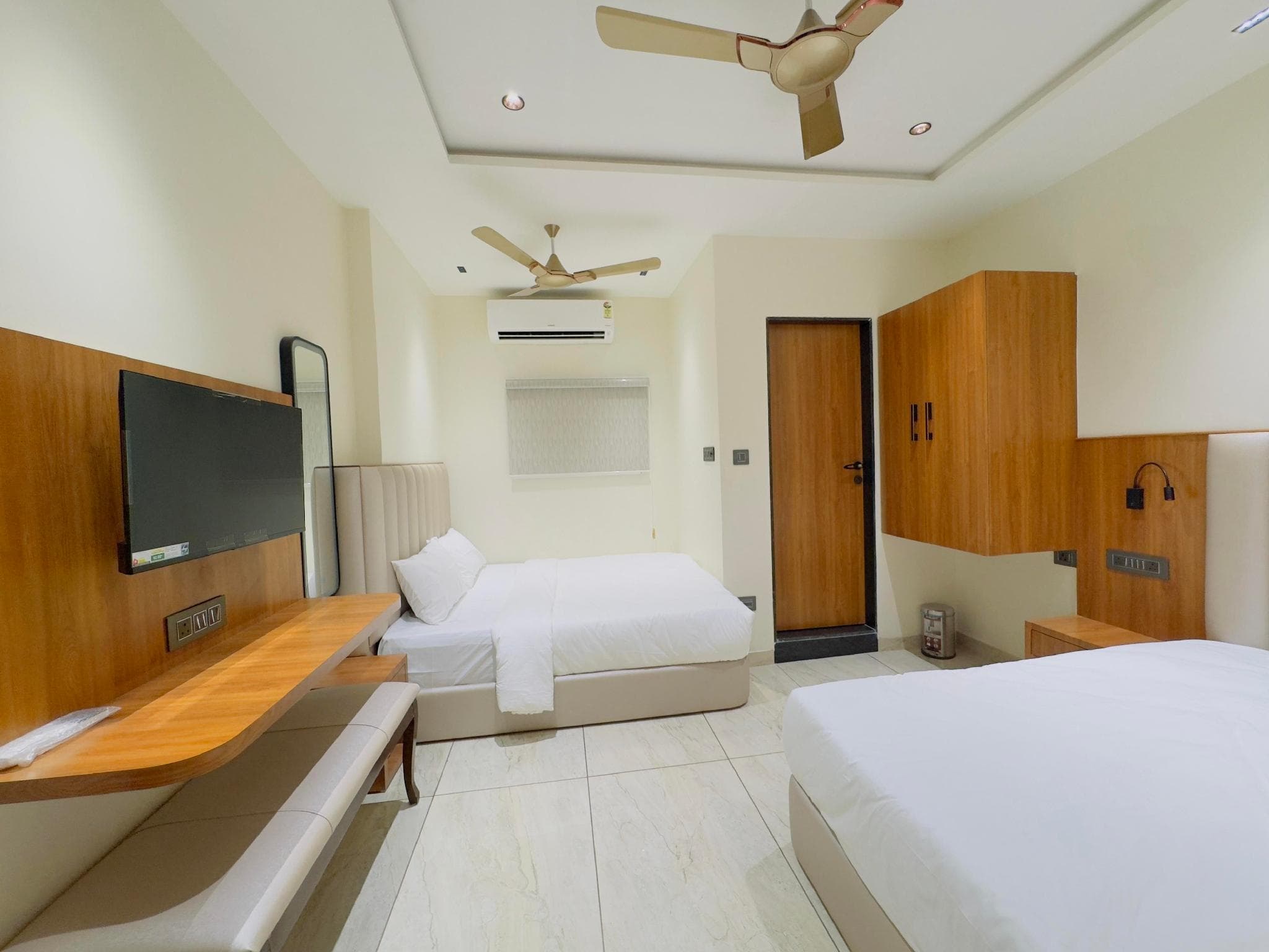 Hotel AERO INN photo 2