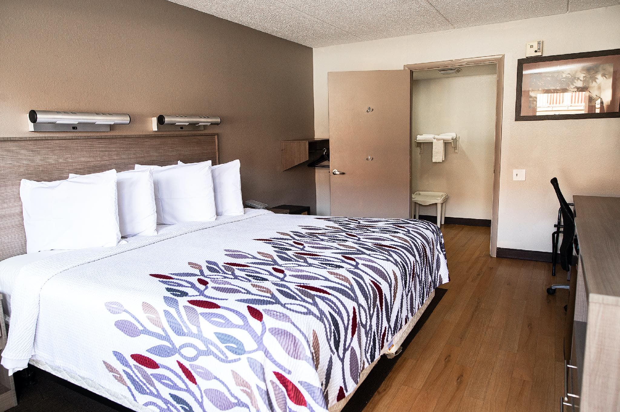 Red Roof Inn Rochester - Henrietta photo 2