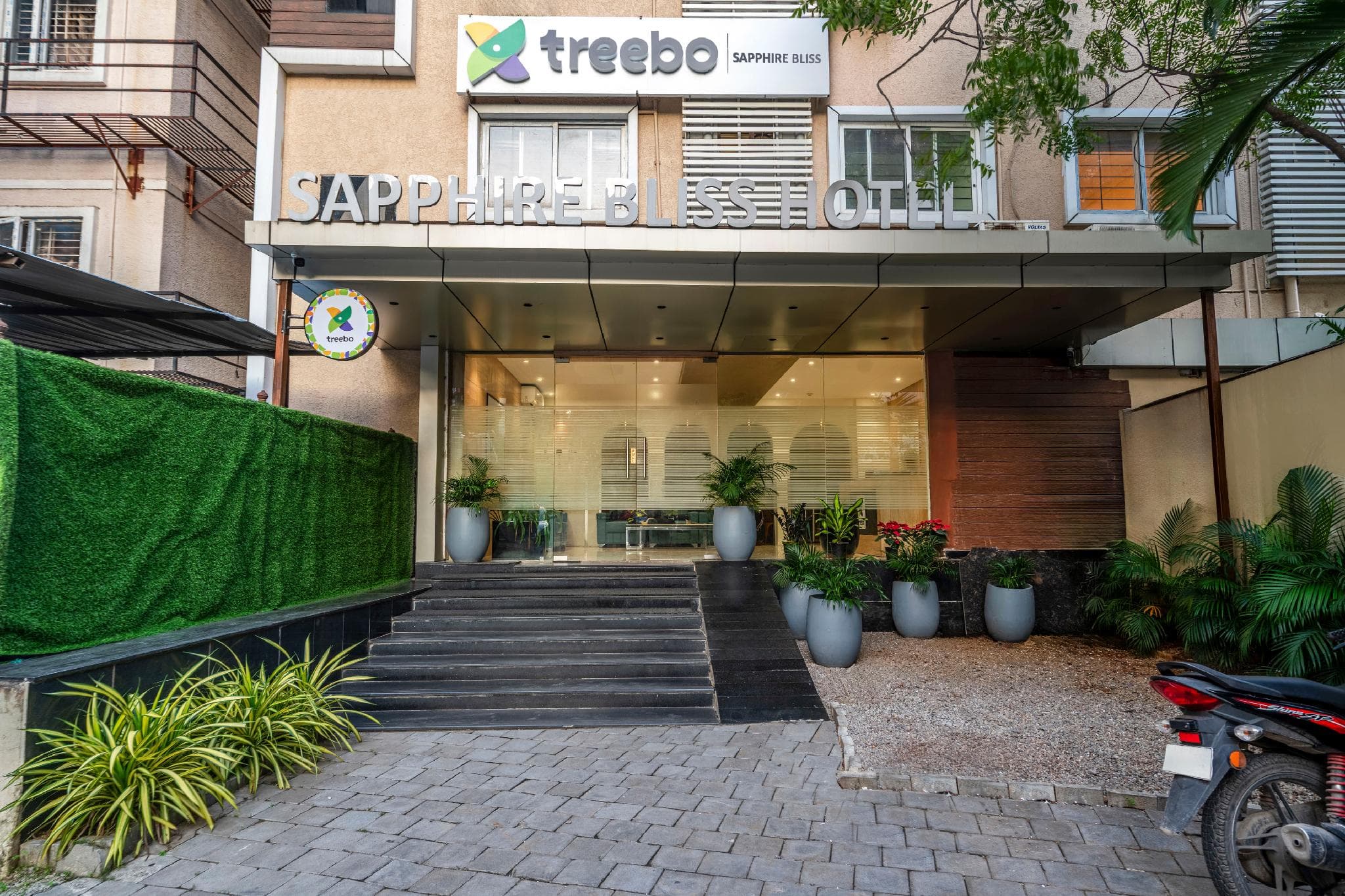 Treebo Sapphire bliss photo 4