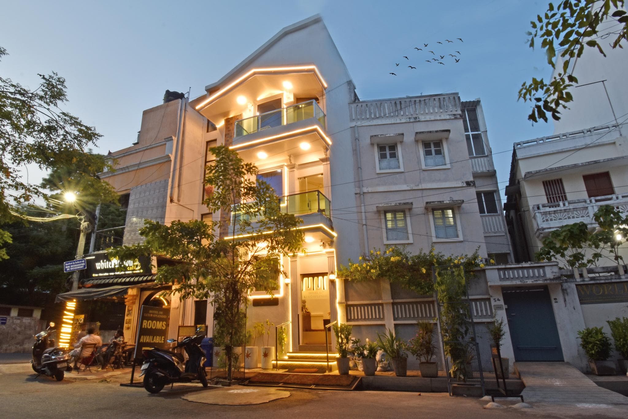 HOTEL DE LUX SPLENDID