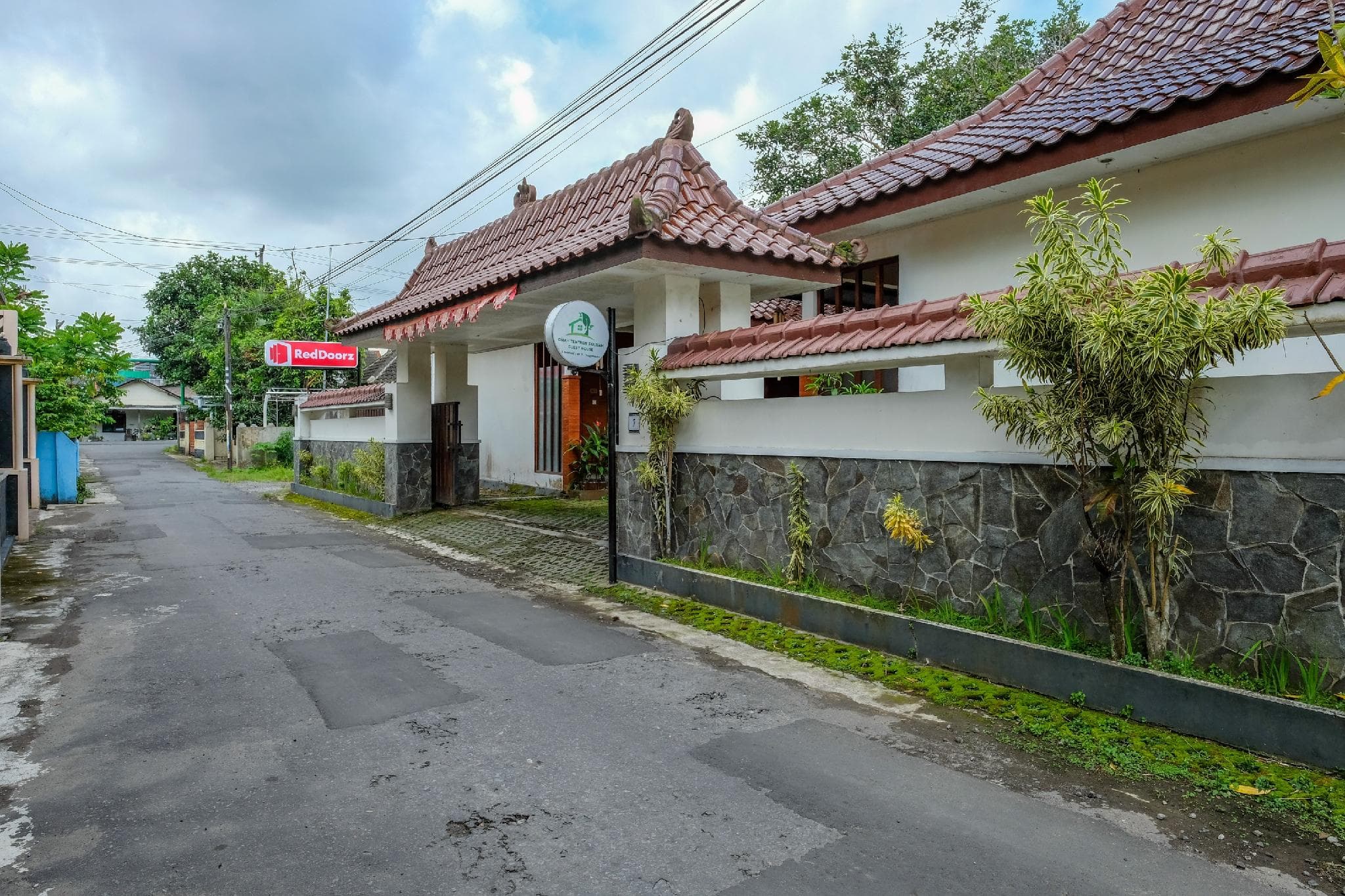 RedDoorz Syariah @ Omah Tentrem Gejayan photo 5