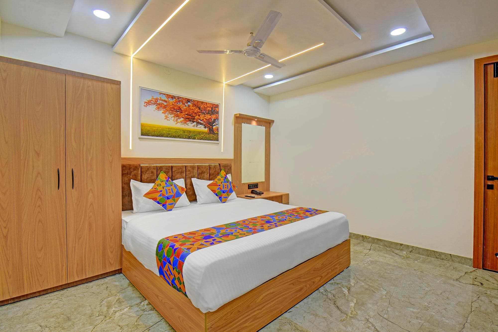 FabHotel Relax Inn photo 2