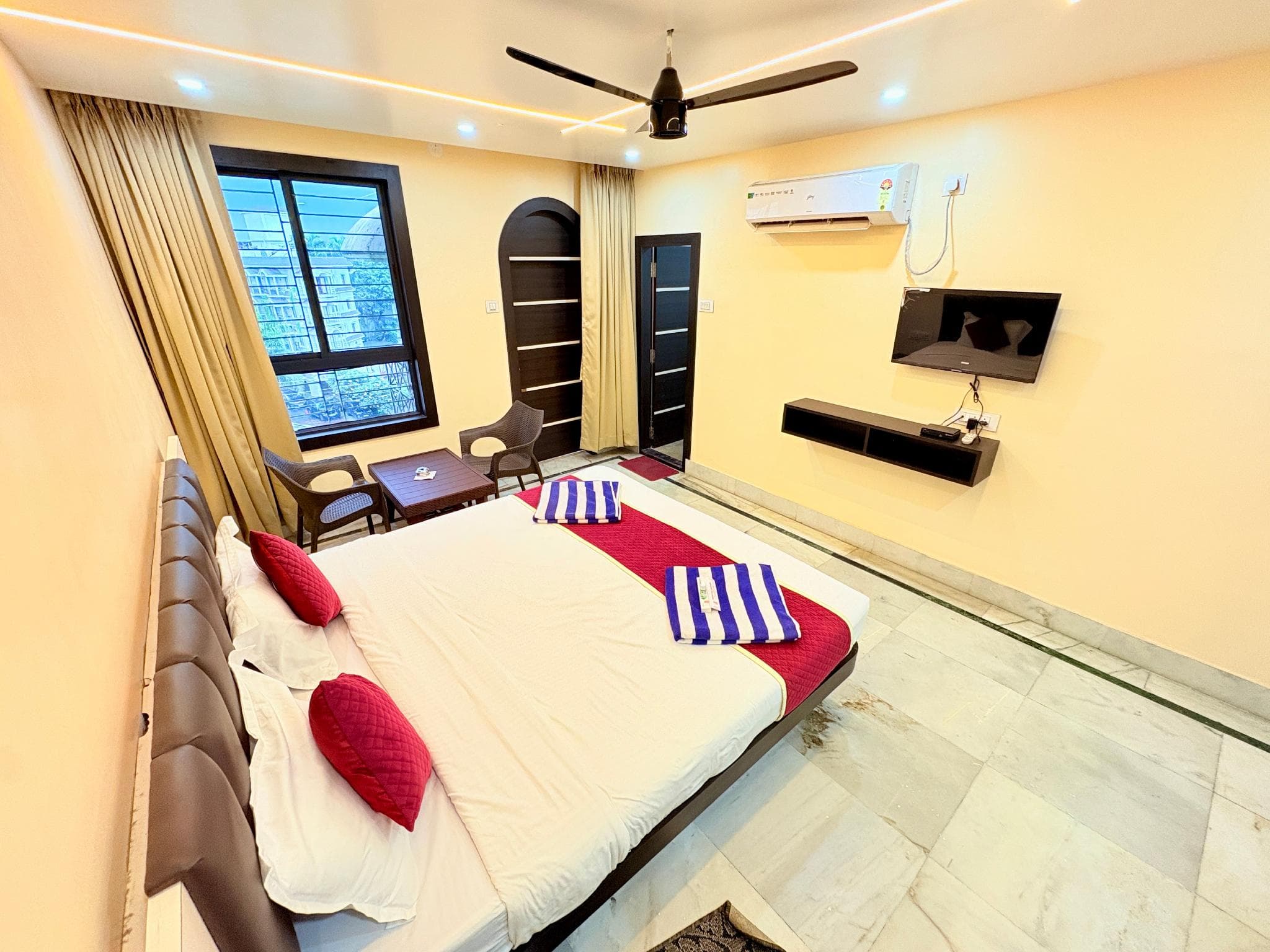 Binapani Hotel & Restaurant Tarapith photo 5