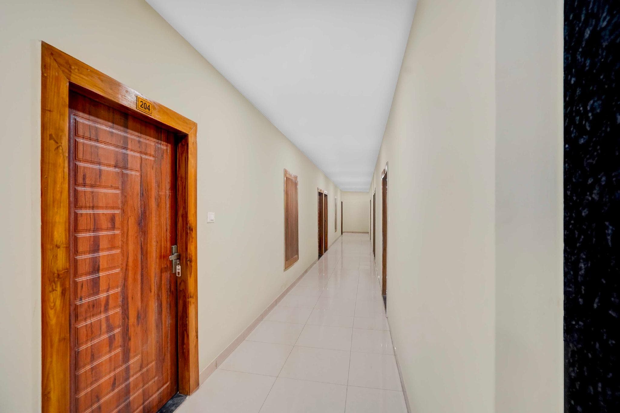 Townhouse Varanasi Golgadda Crossing photo 4