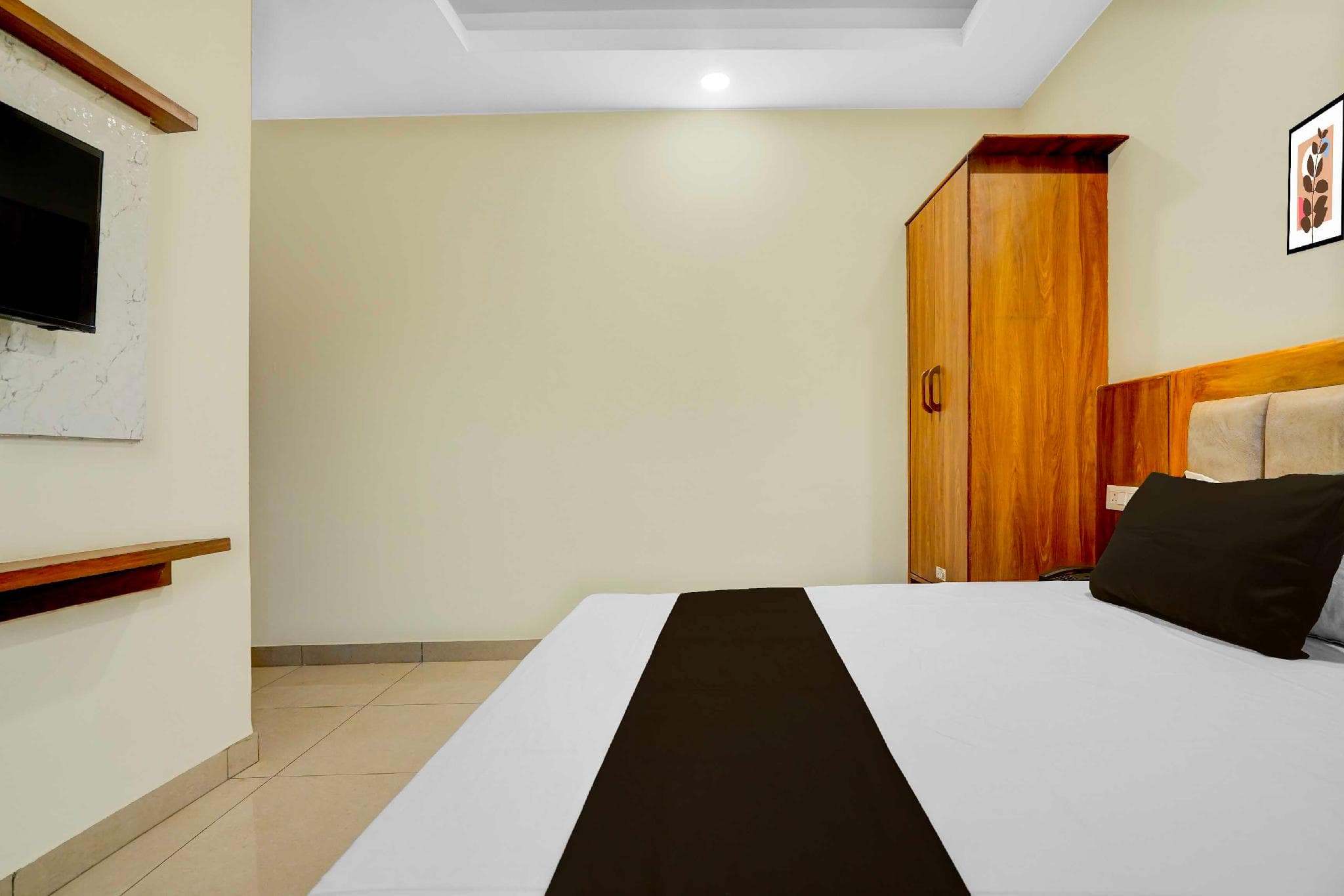 Townhouse Varanasi Golgadda Crossing photo 2
