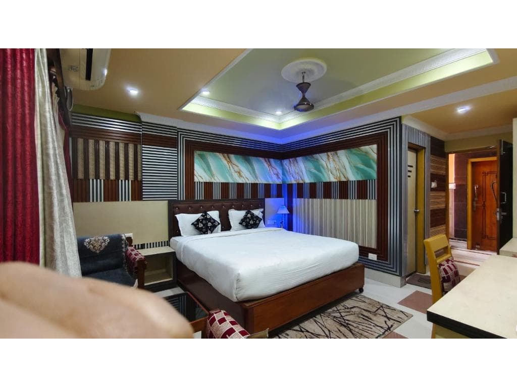 DhamStay Hotel Gokul Plaza Bhubaneswar Near Railway Station - Free Breakfast