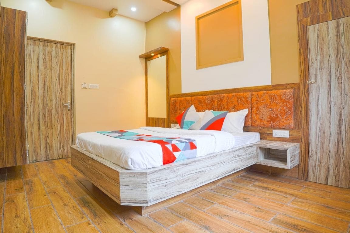 Hotel Aman Residency