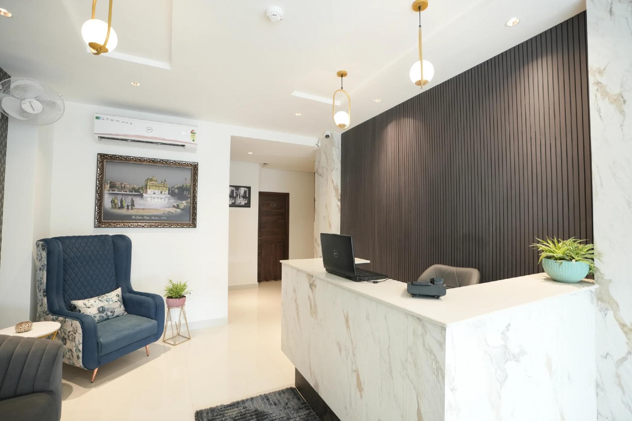 Hotel Aqua Blue