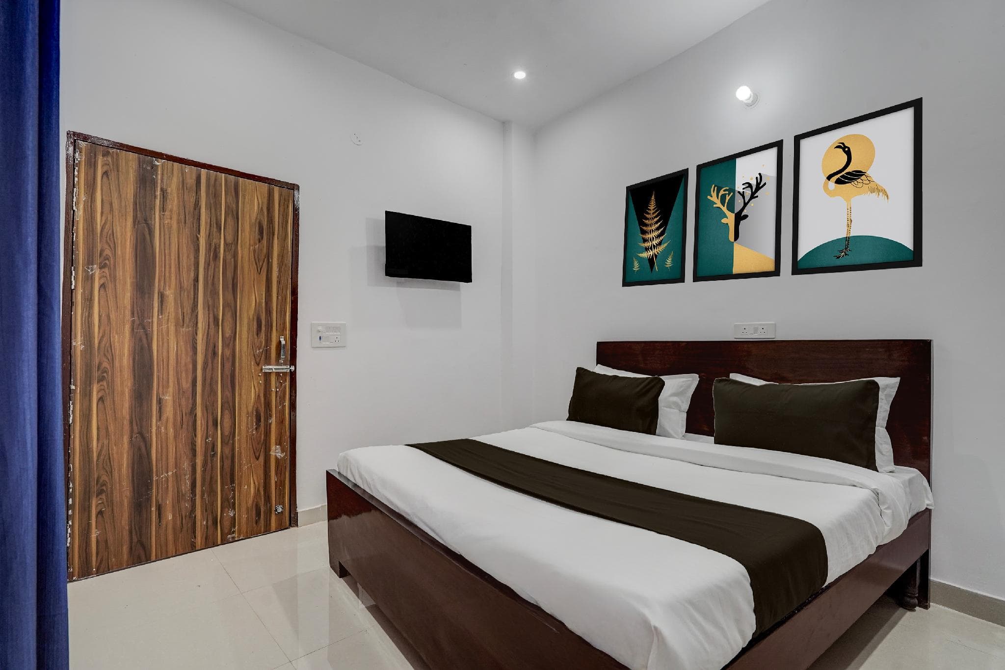 Super Hotel O SGT University Road Formerly Budhera photo 2