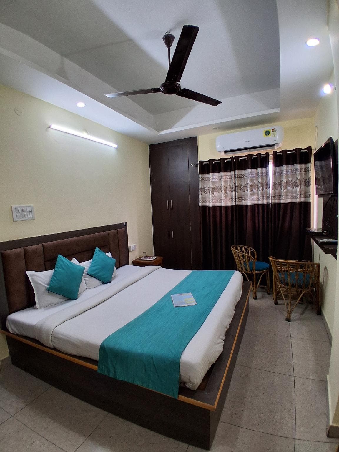 Hotel Narayan Inn Unit of Jethuri Hotels