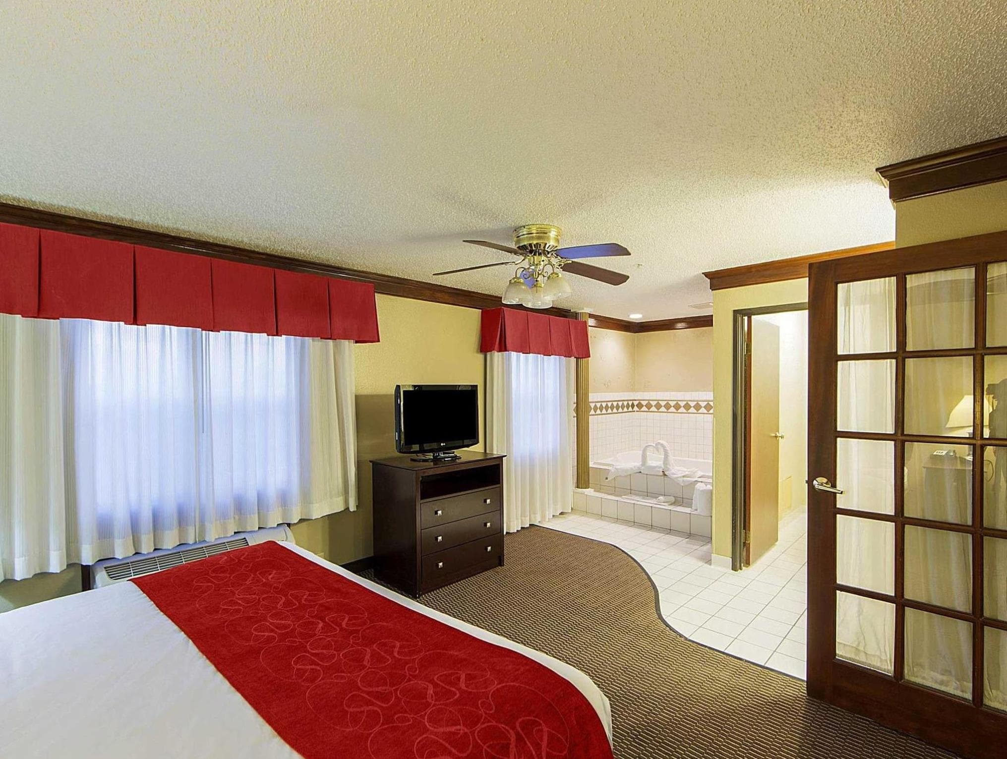 Quality Suites Addison-Dallas photo 3