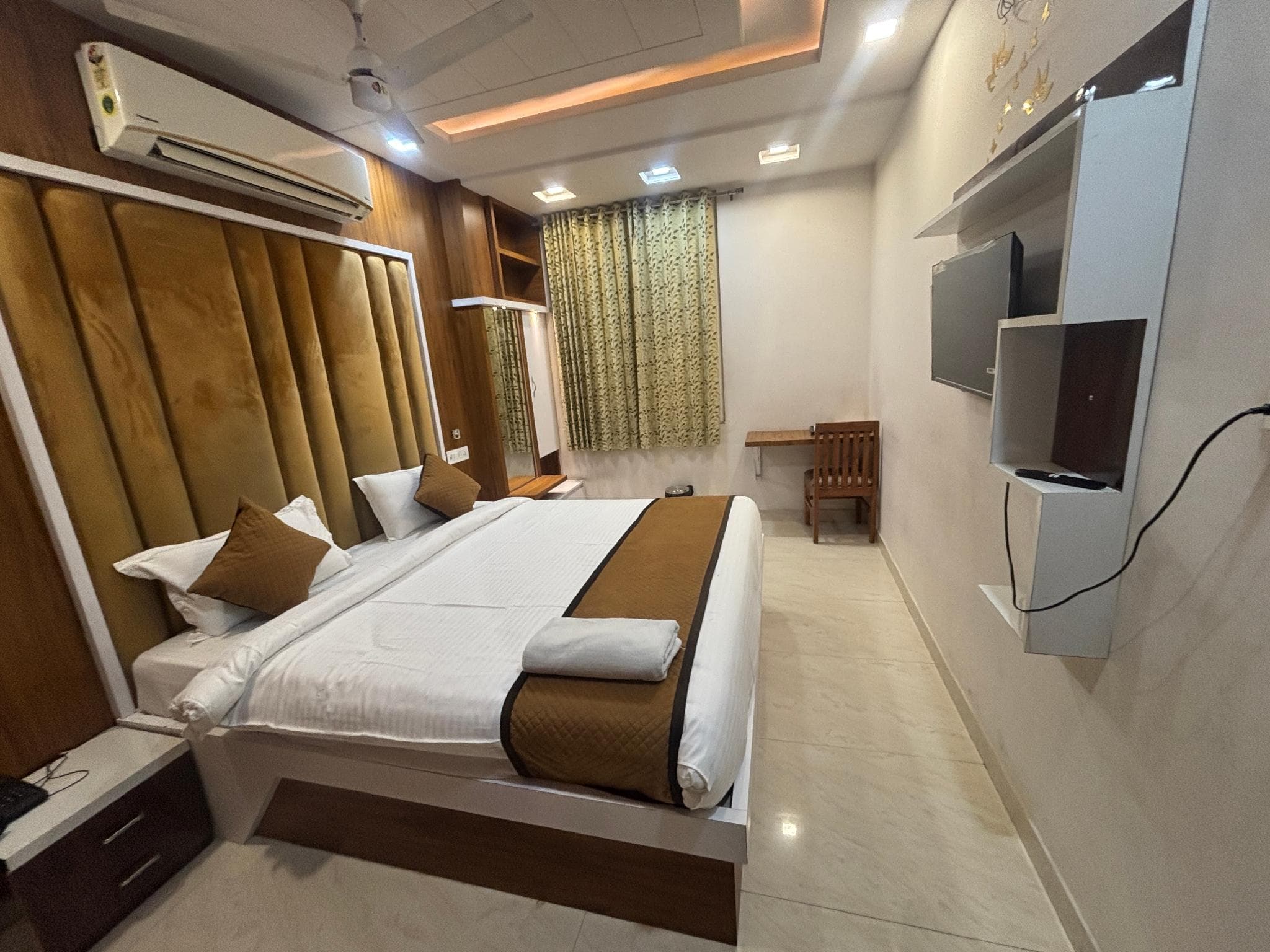 Hotel Om Elegance photo 5