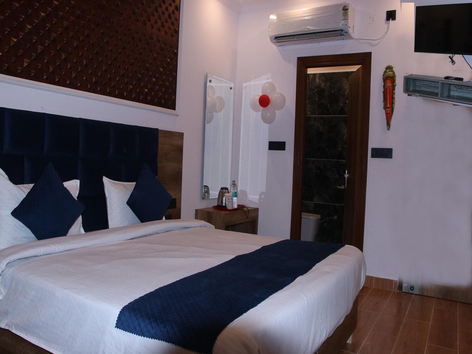 red leaf hotel photo 3