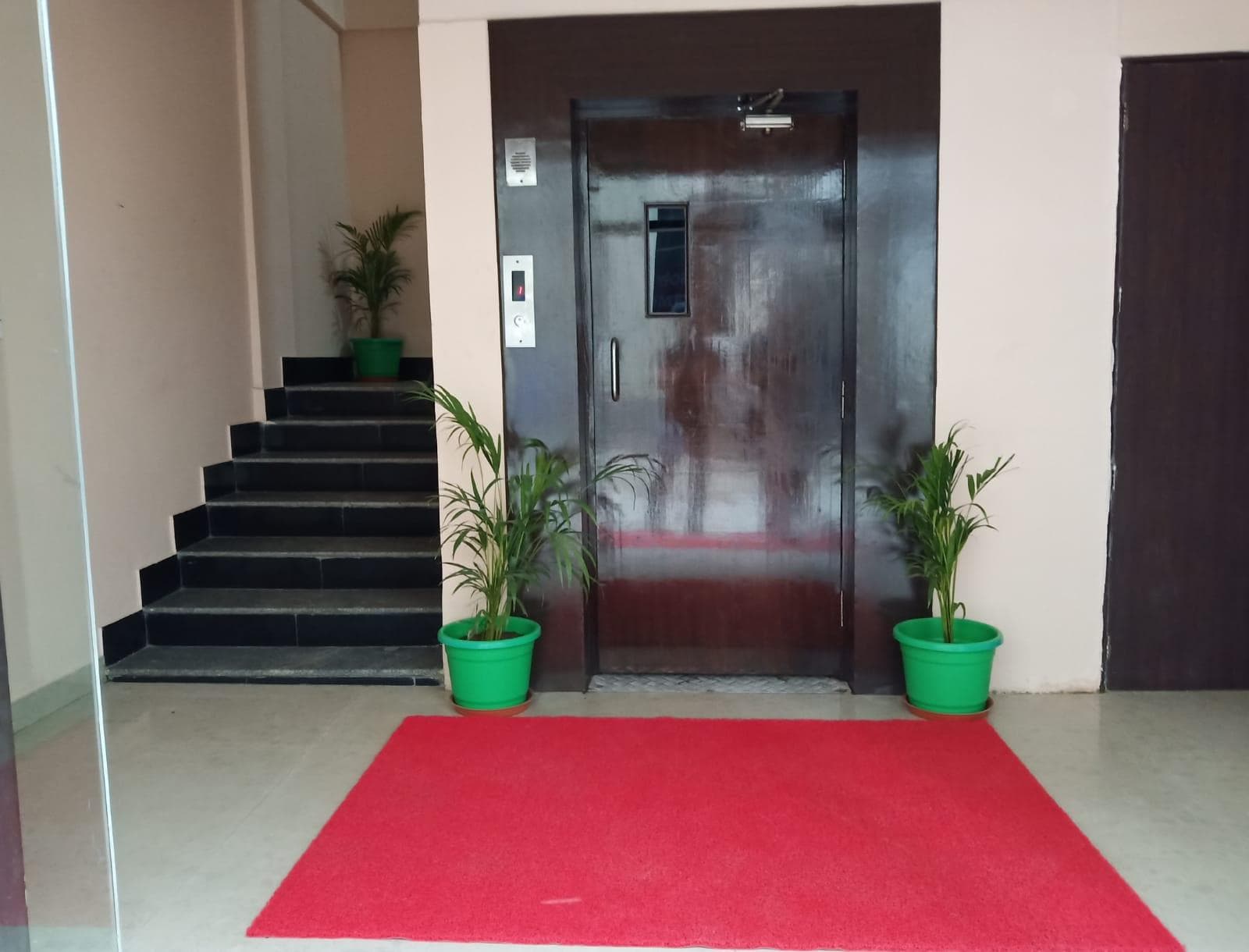 Guru Comforts Executive Room photo 4