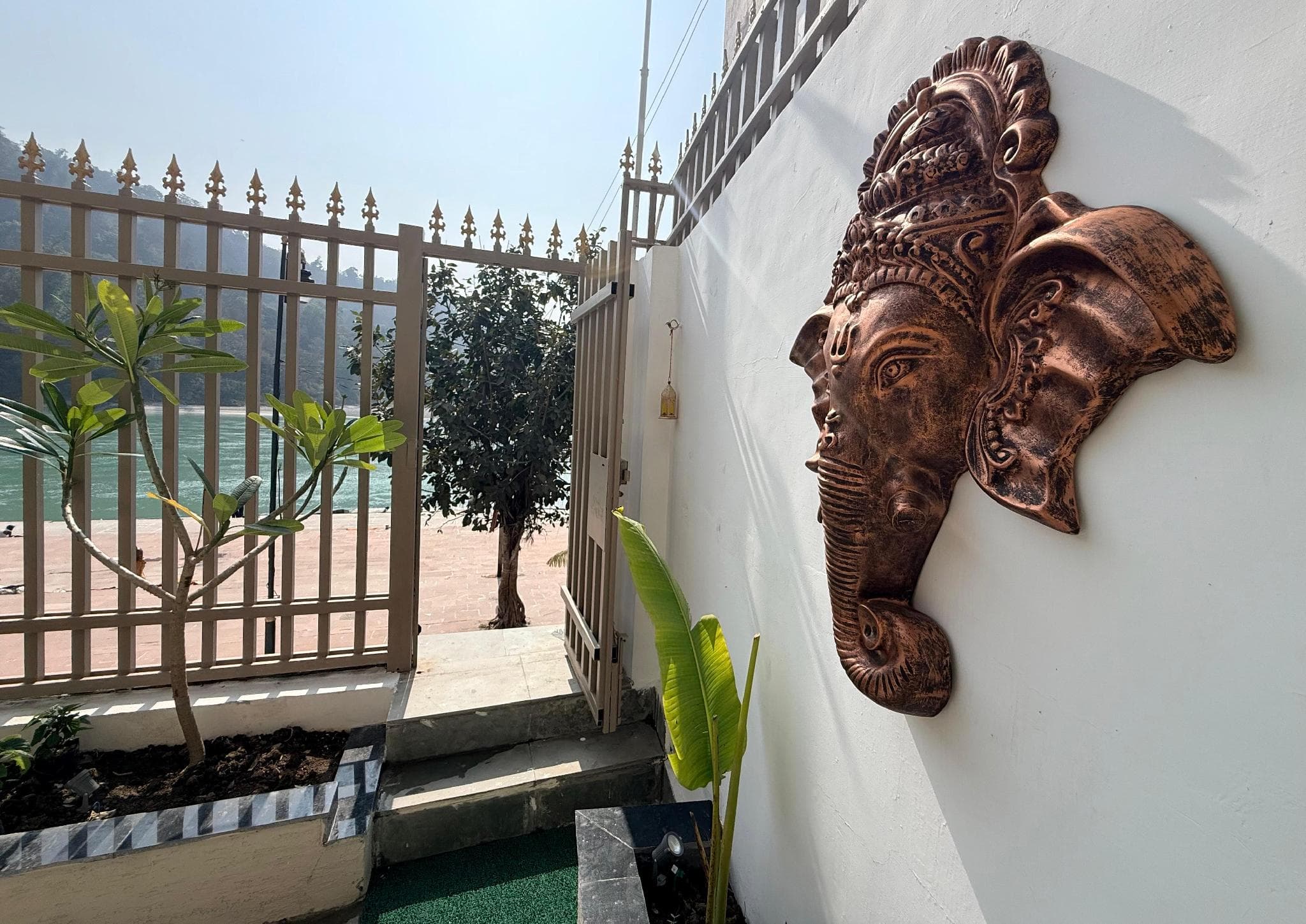 Sharnam On The Ganges photo 5
