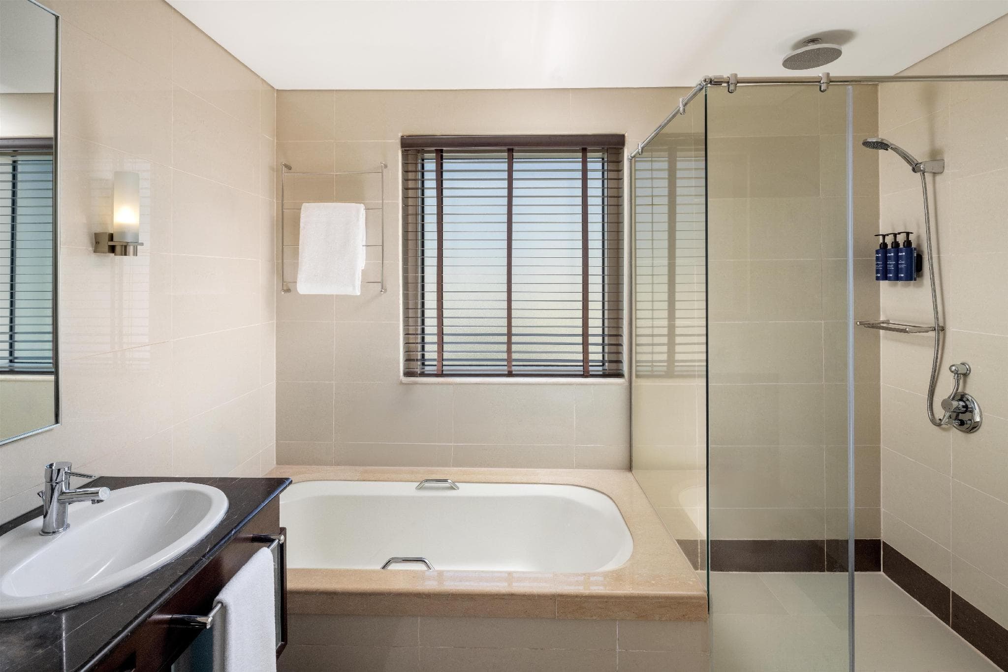 Radisson Blu Hotel, Dubai Barsha Heights photo 2