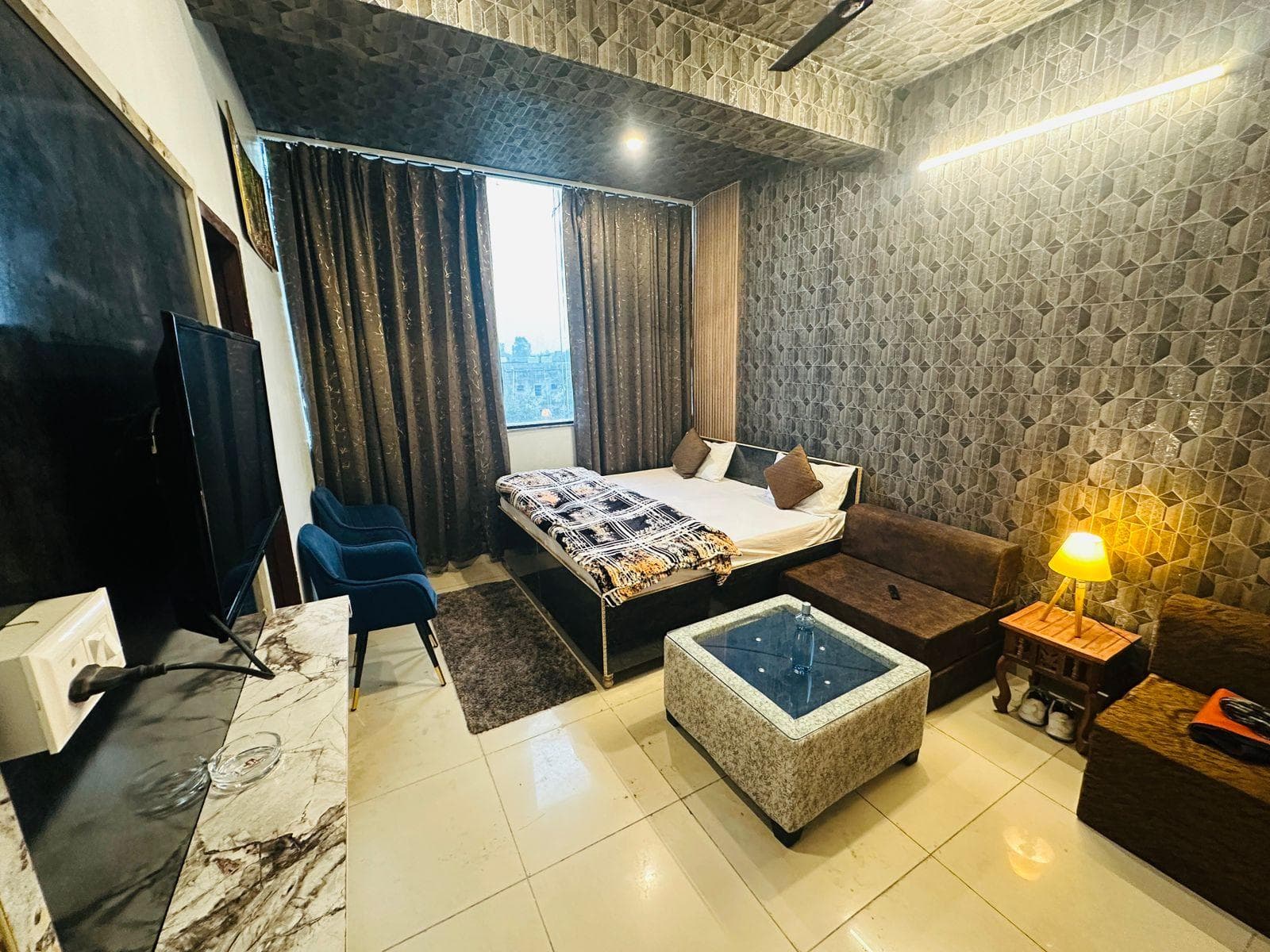 Hotel Stay 21