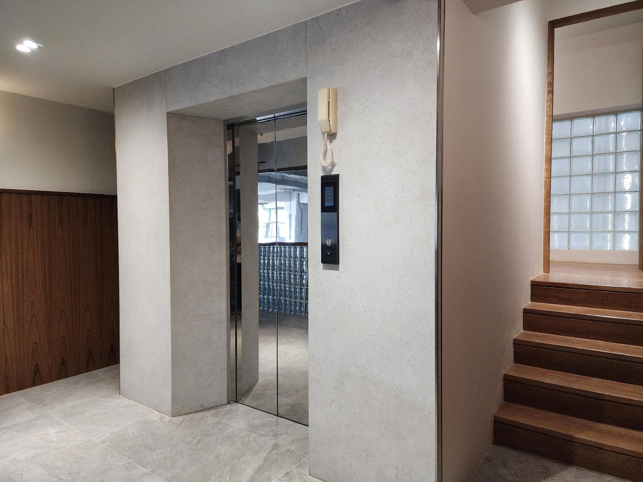 Q Space Sathorn - Narathiwas 18 photo 4