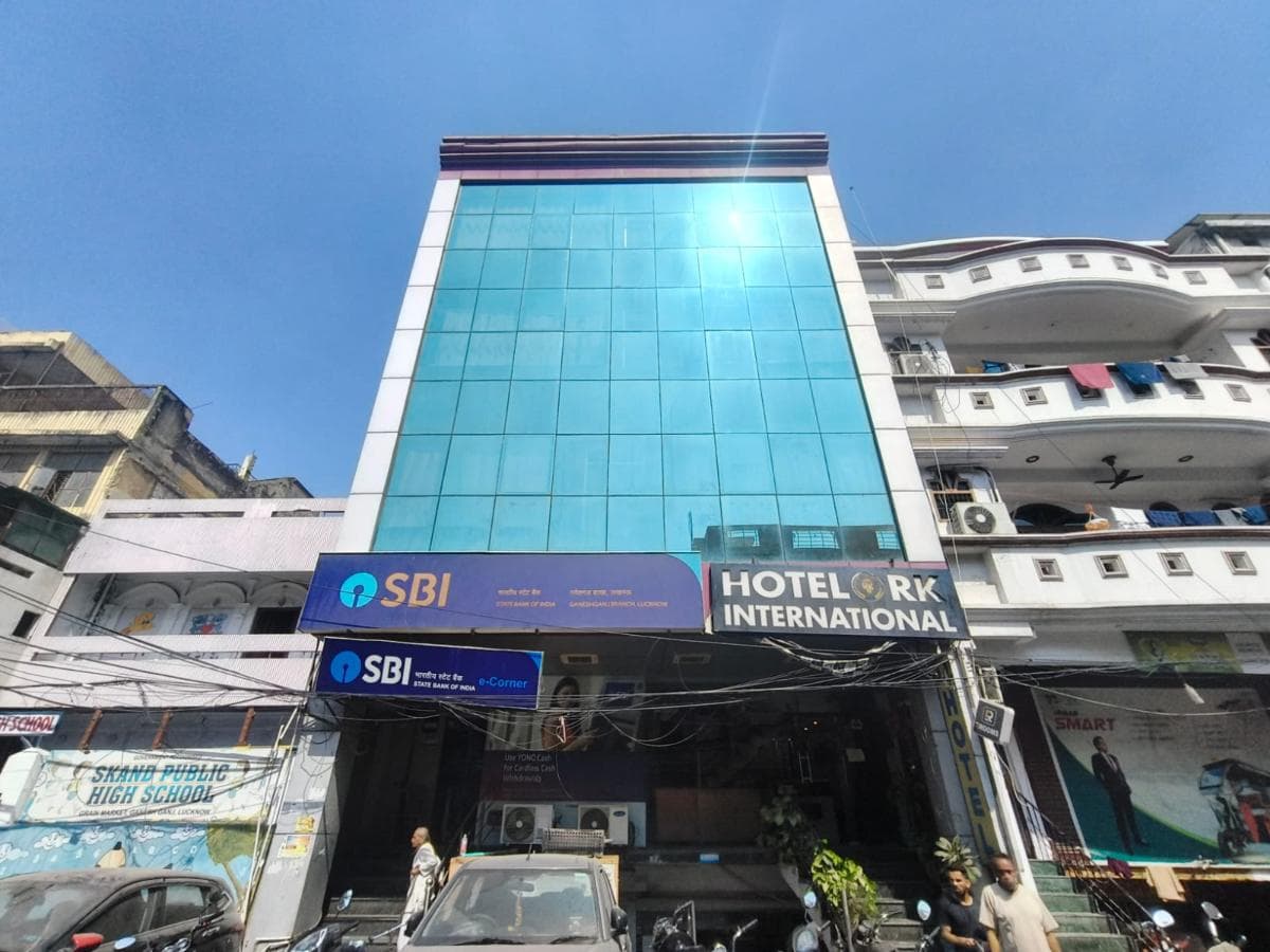 Hotel RK International, Near Charbagh Railway Station photo 3