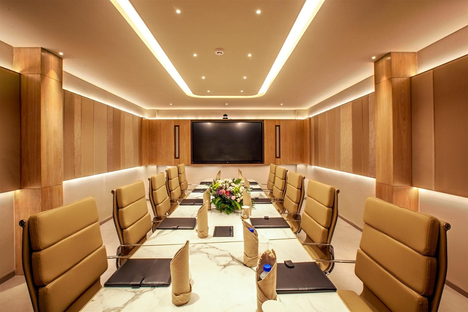 Purple Elephant Luxury Business Hotel photo 5