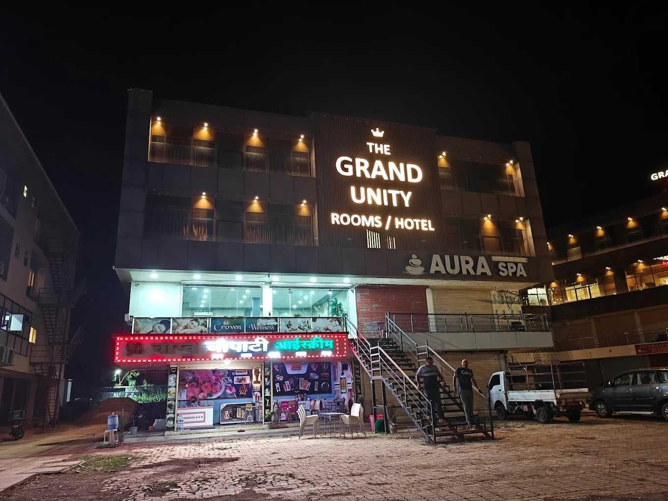 OYO 843483 The Grand Unity Rooms/Hotel