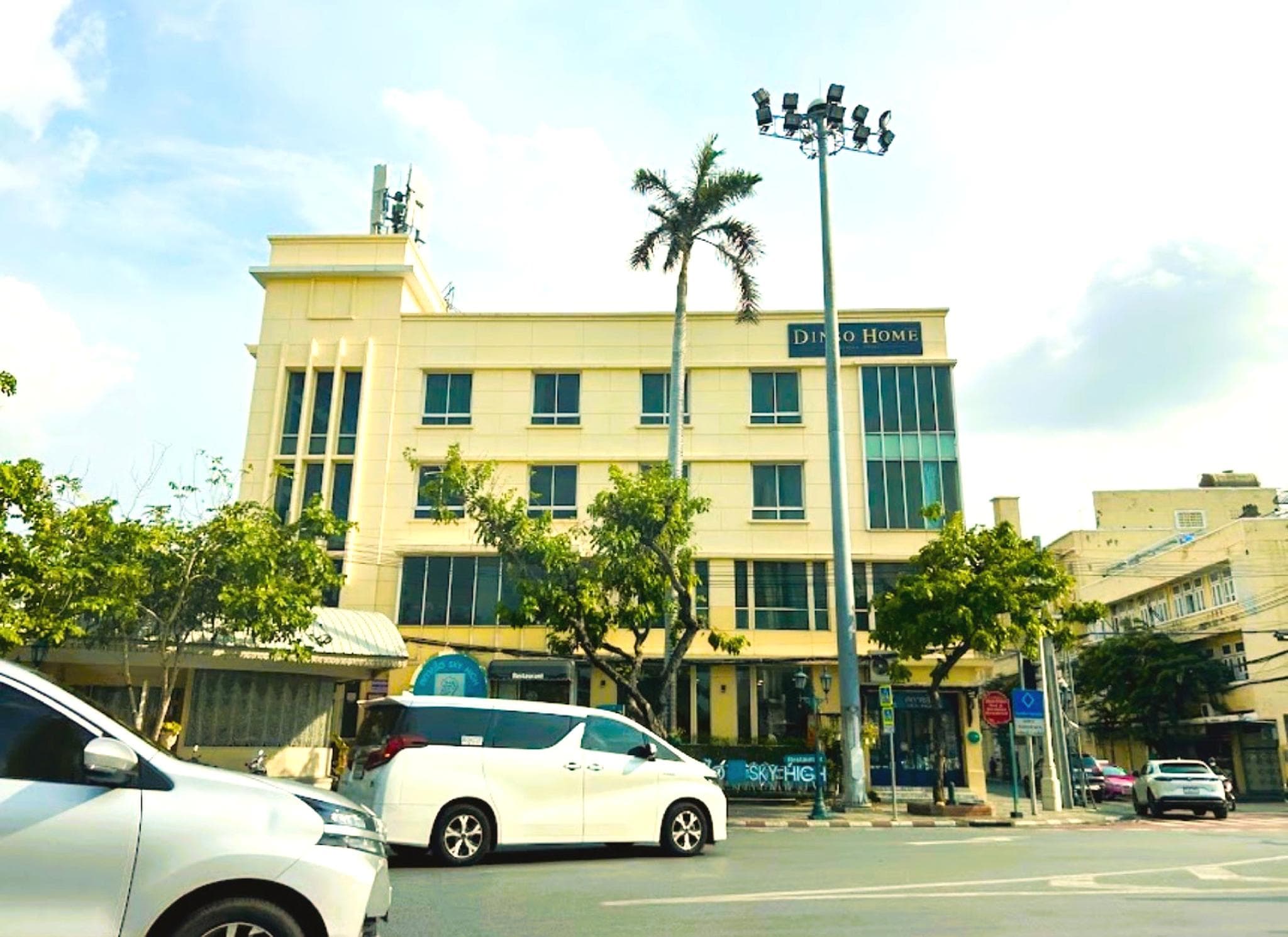 Capital O Dinso Home Boutique
