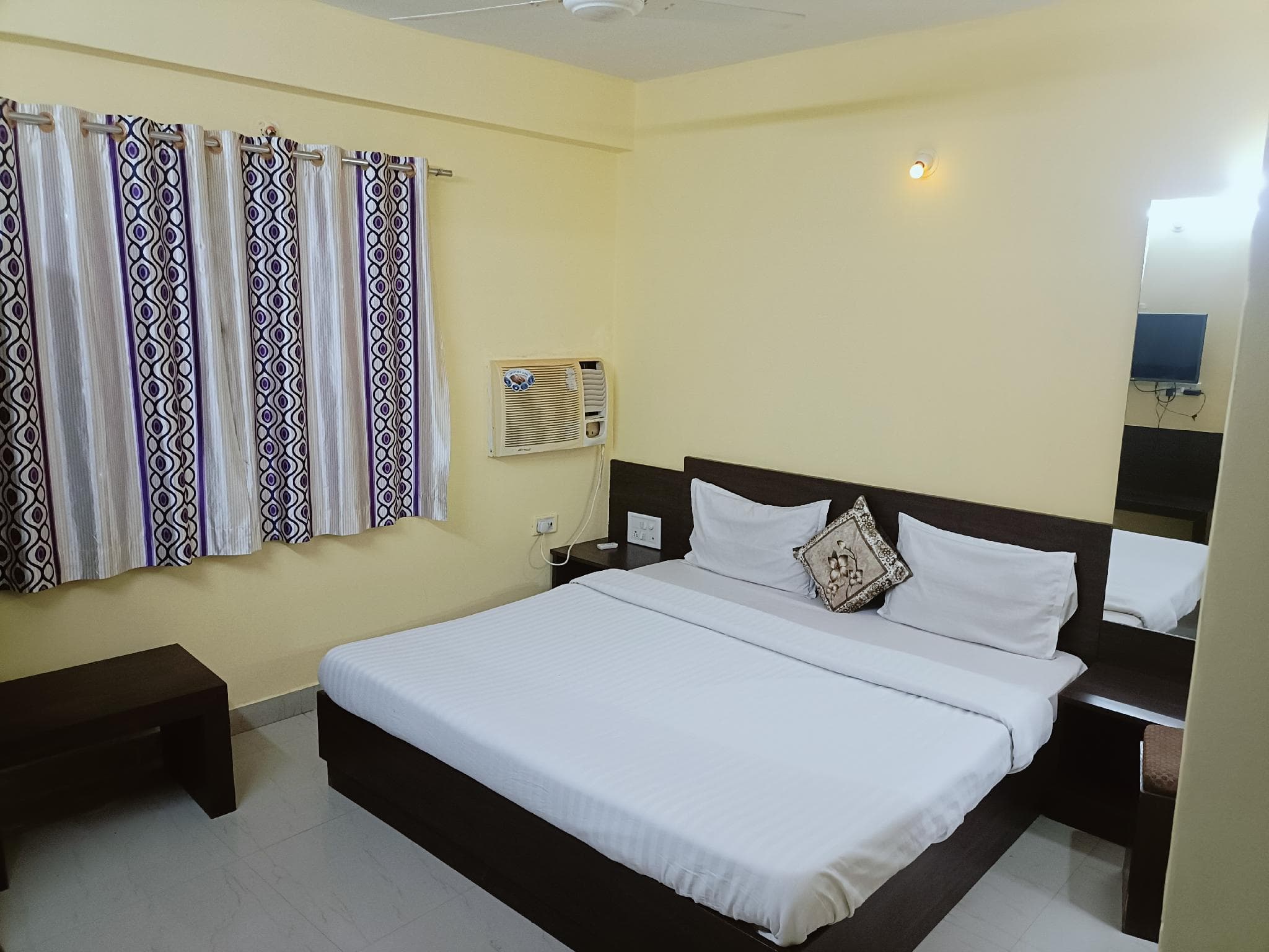 Hotel Gopi Vallabh