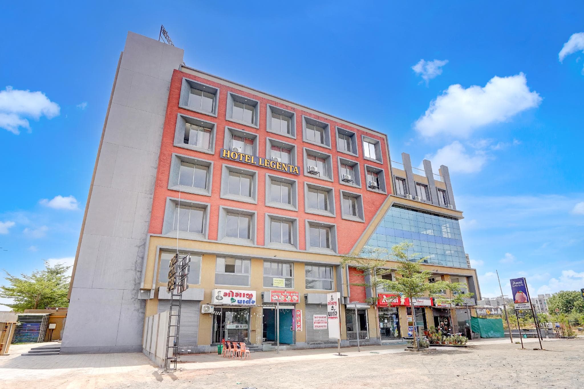 HOTEL LEGENTA