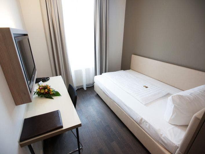 Manhattan Hotel photo 2