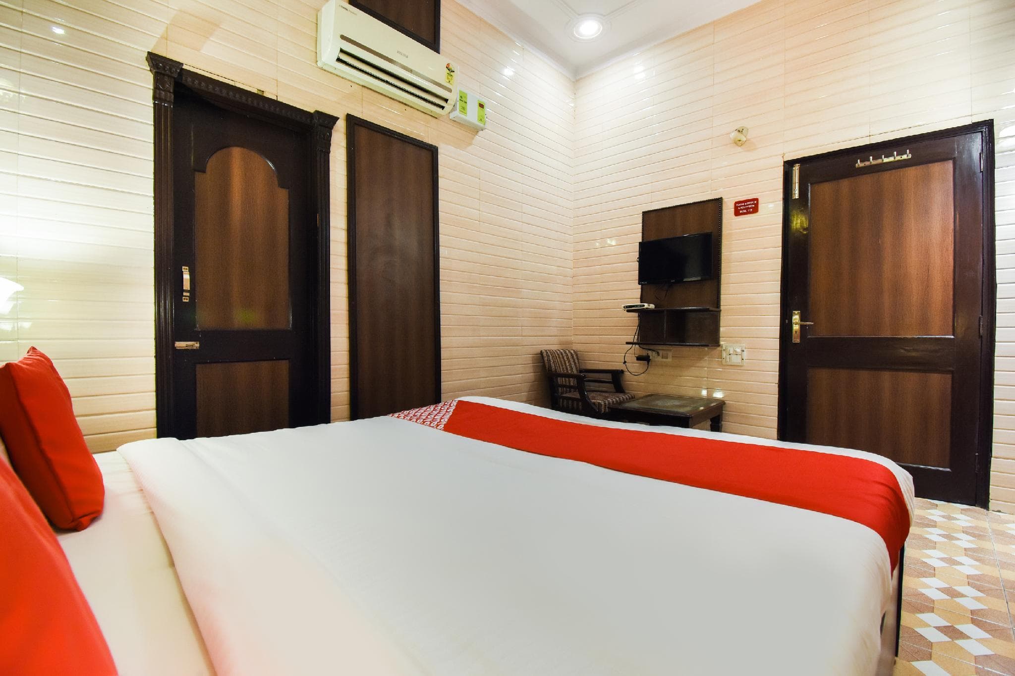 OYO Hotel Holy City photo 3