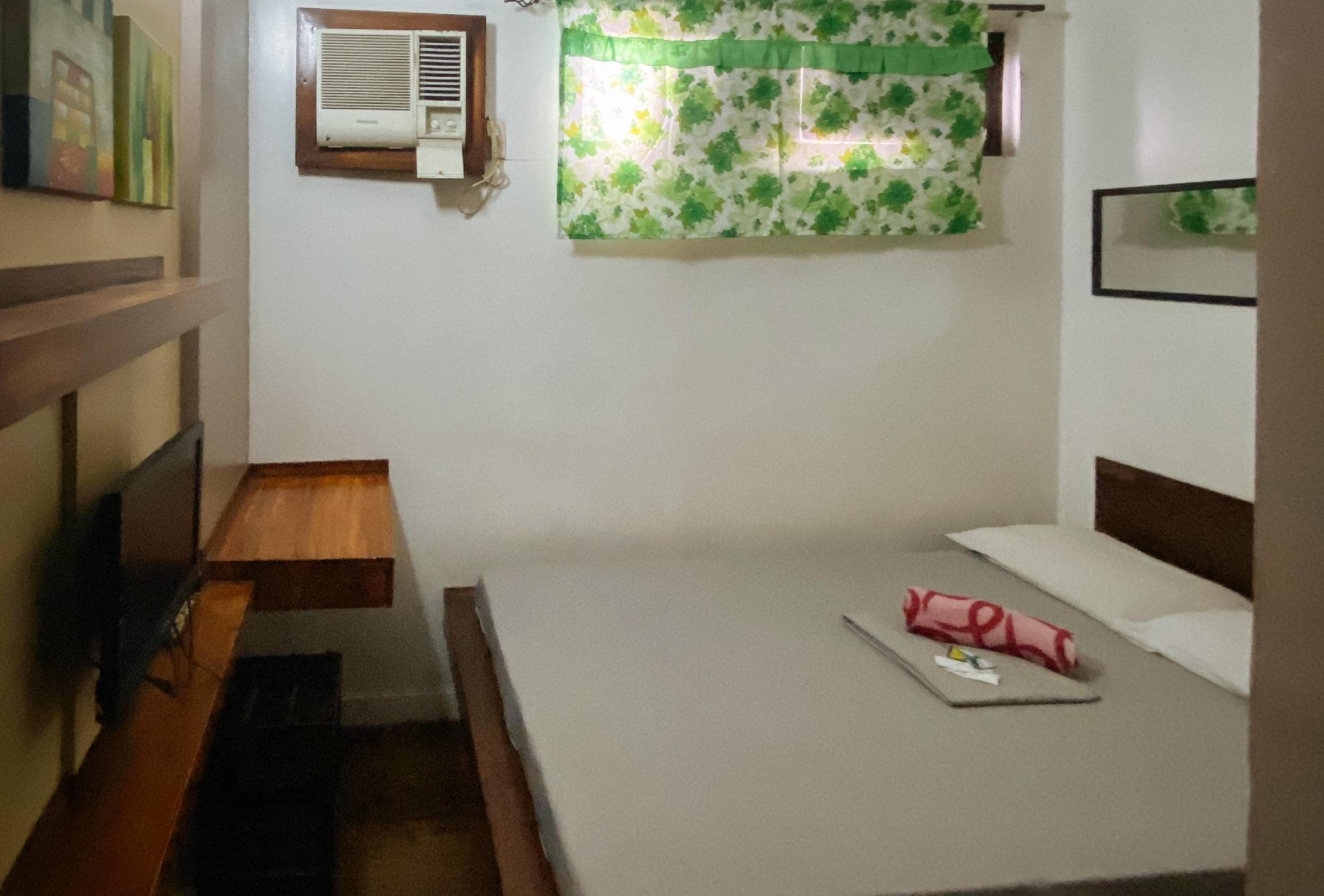 RedDoorz @ Sukitel Budget Hotel Nasugbu