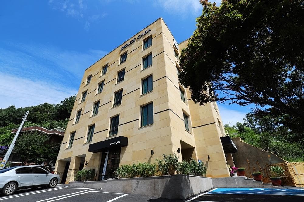Namyangju Bukhangang Dolcecasa Hotel