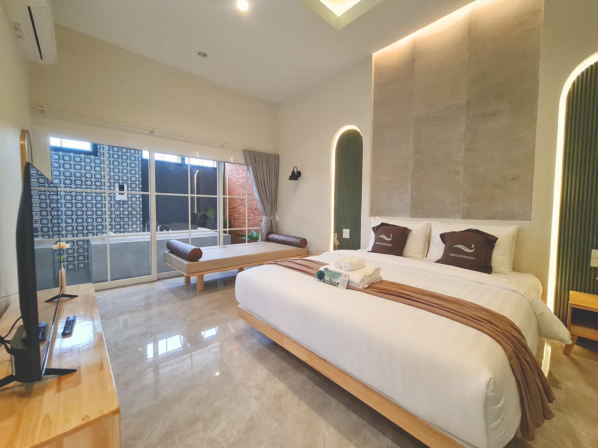 Nanlamoon Hotel