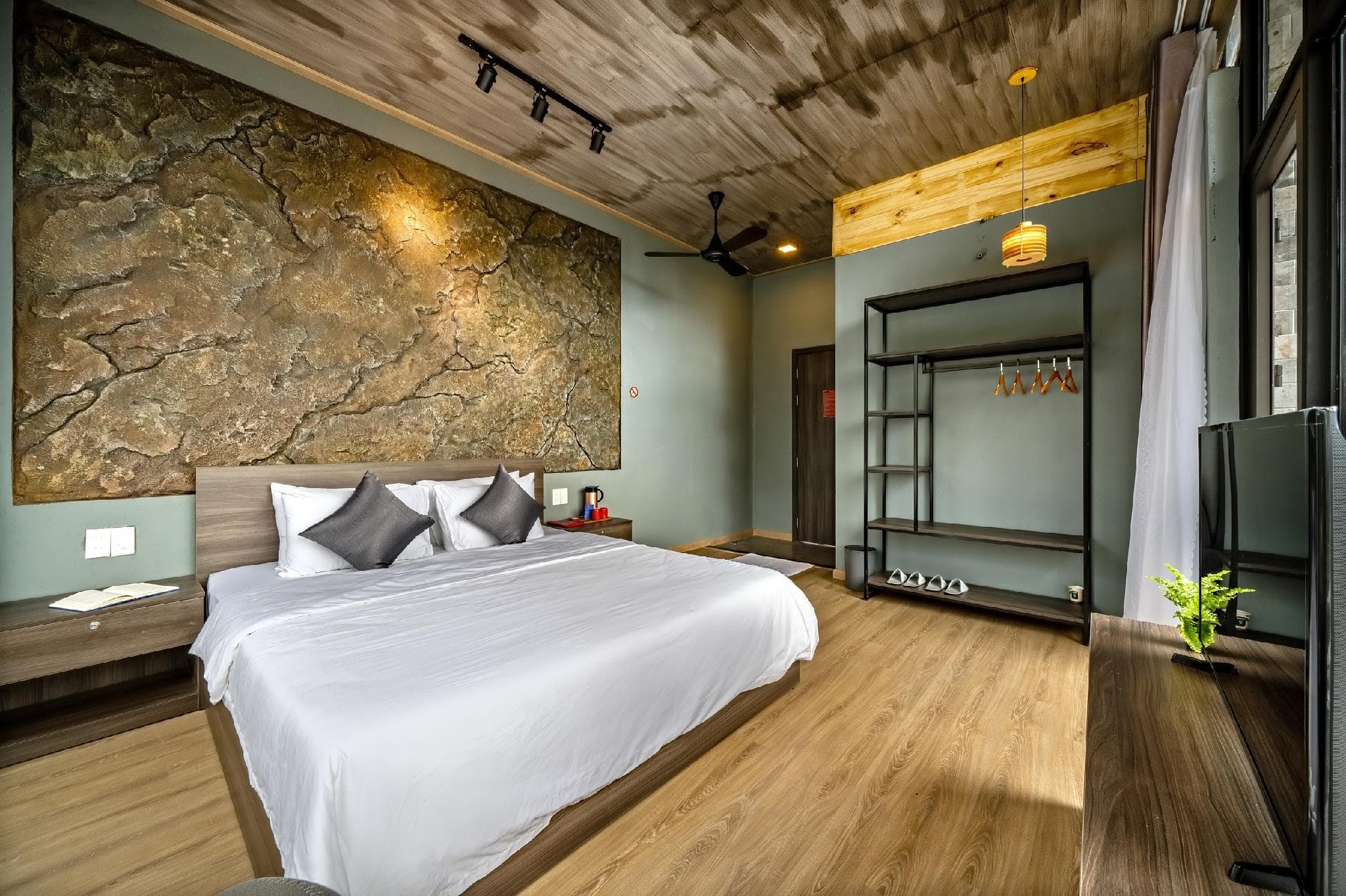 Bach Duong Hotel