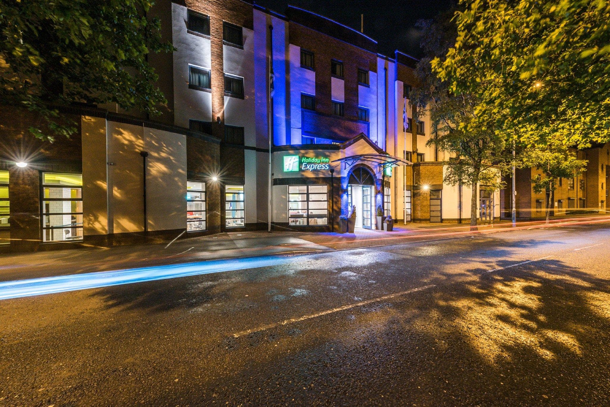 Holiday Inn Express Belfast City Queens Quarter By IHG