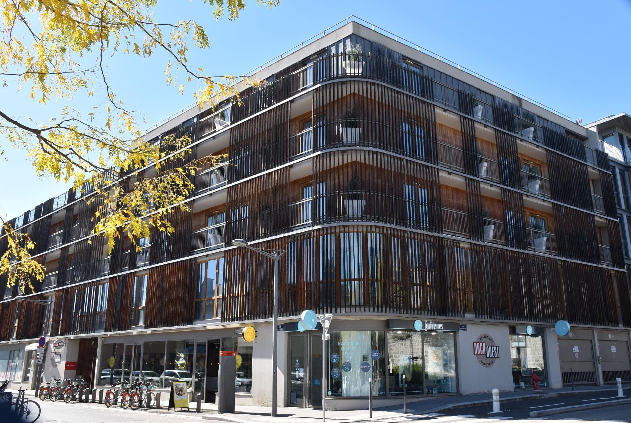 Adonis Lyon Docks Ouest