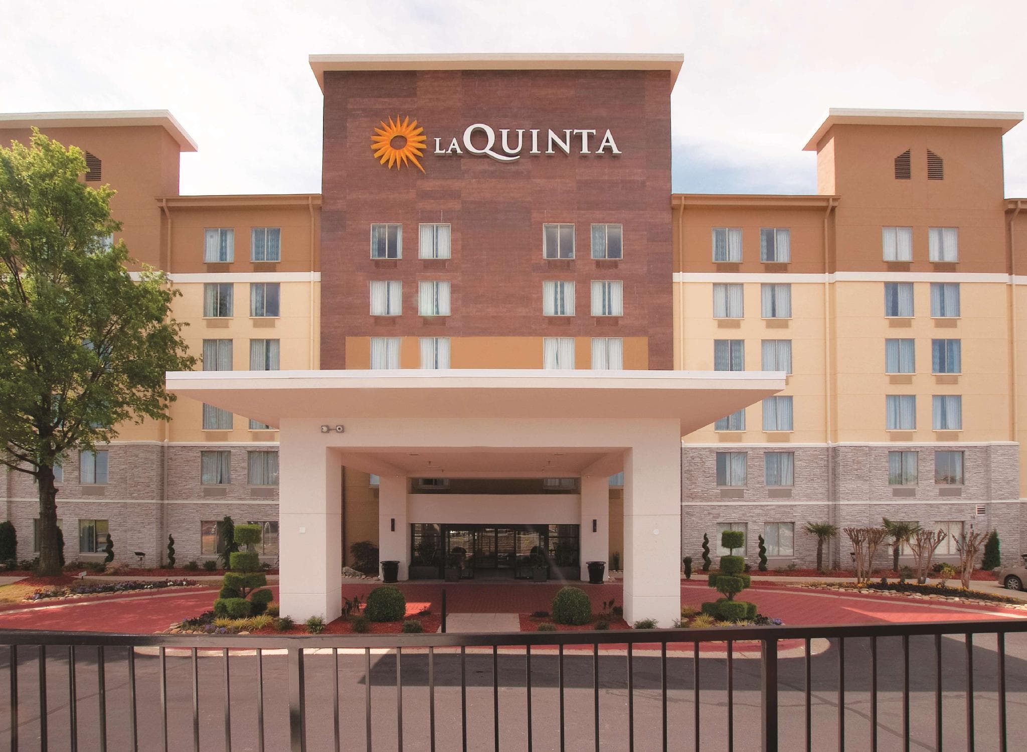 La Quinta Inn & Suites by Wyndham Atlanta Airport North